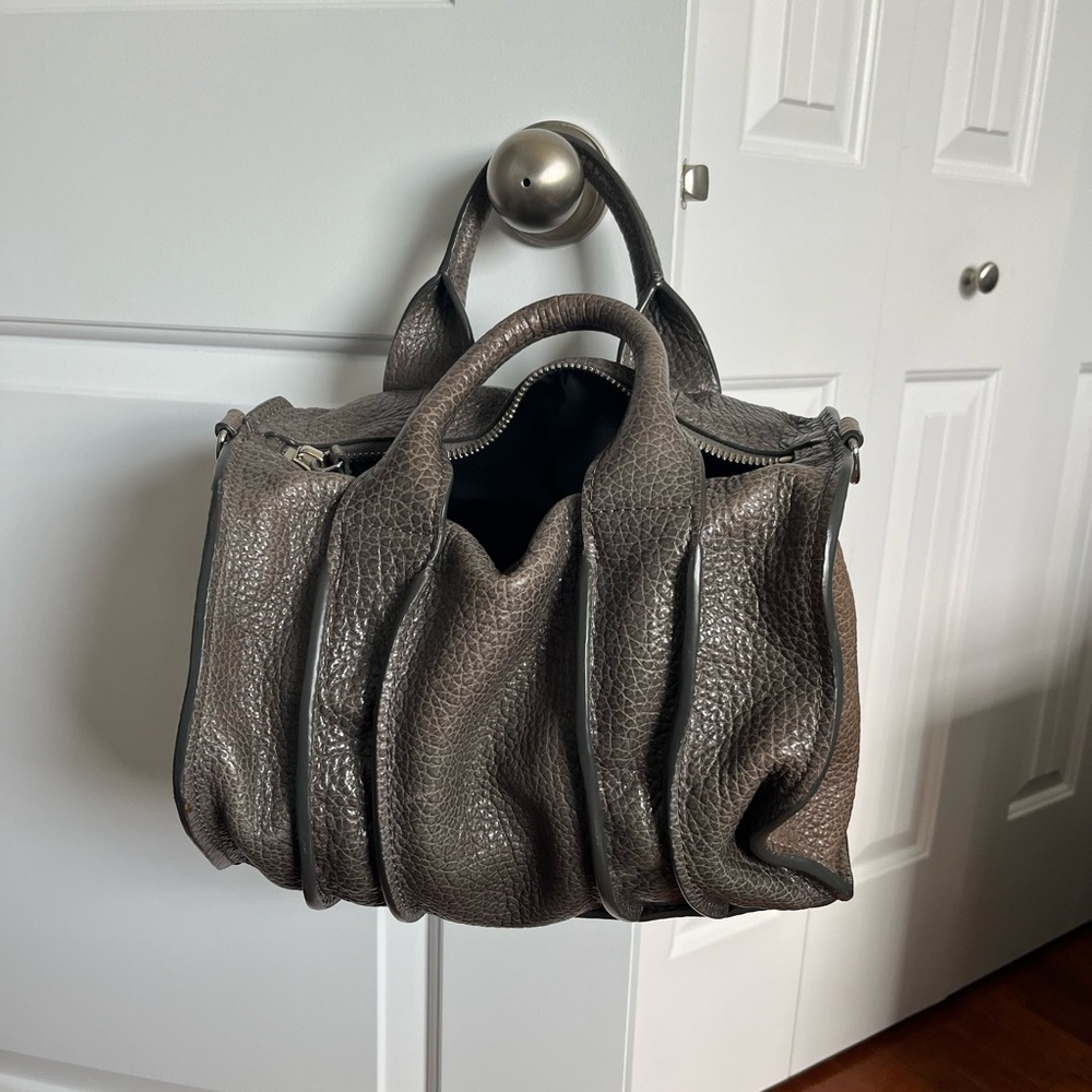 Elegant Gray Leather Handbag